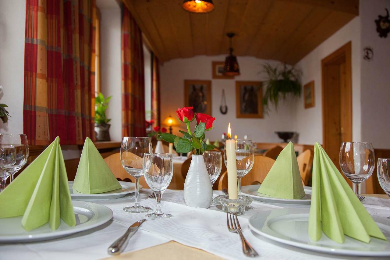 Fruehstueckspension Gaestehaus Zum Weissen Roessl فوالغو المظهر الخارجي الصورة